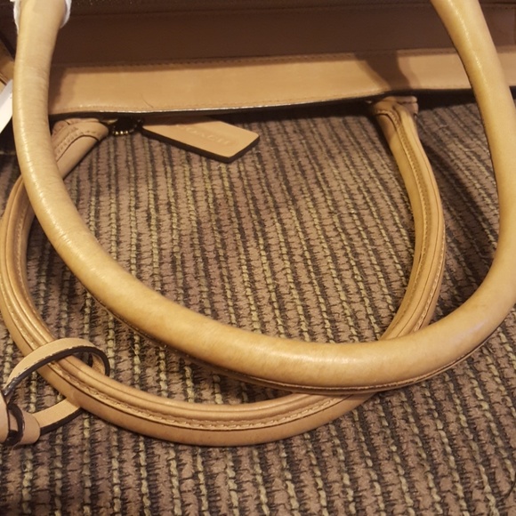 SOLD OFF SITE - Picture 6 of 8